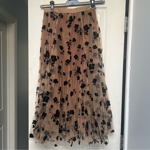 NWT Elastic waist black fleece Floral print Beige tulle midi Skirt size M/L - Picture 2 of 6